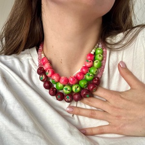 Collier ras du cou tendance SongYi avec breloques 3D fruits, perles colorées pêche et cerise, style esthétique dopamine, pour un look estival original - Product Image 4