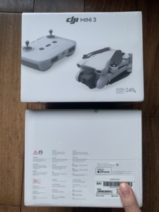 Original pour Mini <span class=keywords><strong>3</strong></span>, taille mini, imagerie puissante, vidéo 4K HDR, capture intelligente, images aériennes époustouflantes sans effort. - Product Image 1