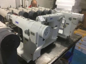 DT8811C <span class=keywords><strong>a</strong></span> informatisé la perruque de cheveux de lit de poteau faisant la <span class=keywords><strong>machine</strong></span> à <span class=keywords><strong>coudre</strong></span> avec la lubrification <span class=keywords><strong>automatique</strong></span> - Product Image 3