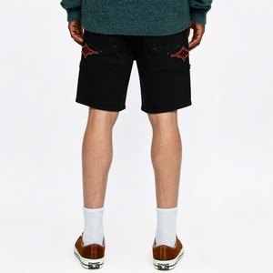 Shorts en jean pour homme avec broderies et patchs en cuir rouge, style streetwear déchiré, taille mi-haute, pour l'été - Product Image 2