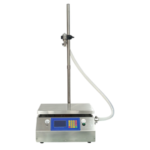 Machine de remplissage quantitative semi-automatique Yunqingtech pour huiles comestibles, huiles moteur, huiles lubrifiantes, etc. - Product Image 1