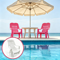 Chaise en plastique empilable durable et colorée pour l'extérieur, la plage et le jardin, résistante à l'eau et confortable, vente en gros