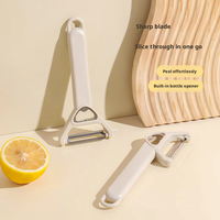 Éplucheur multifonction ergonomique tendance à double usage, couteau à fruits avec ouvre-bouteille, grattoir à peau de légumes pour la cuisine à domicile
