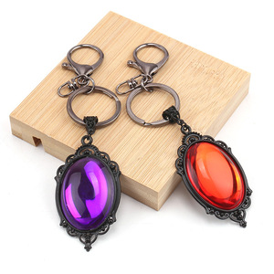 Porte-clés pendentif gothique rétro en cristal, verre violet et rouge, serti de pierres, unisexe, pour usage quotidien - Product Image 1