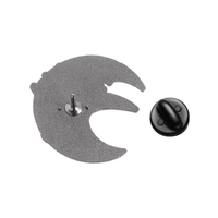 Maléfique sourire horreur lune émail broche magique Manga Anime périphériques métal broche revers Badge bijoux cadeau en gros
