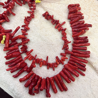Chaîne de perles de corail de bambou de mer irrégulière fabrication de bijoux brin de perles de corail rouge avec prix de gros