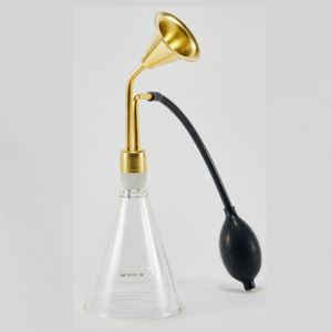 Flacon testeur de parfum de luxe doré <span class=keywords><strong>en</strong></span> laiton et <span class=keywords><strong>verre</strong></span>, motif floral, pour échantillon olfactif, avec pompon doré, pour spray d'ambiance et de linge - Product Image 1