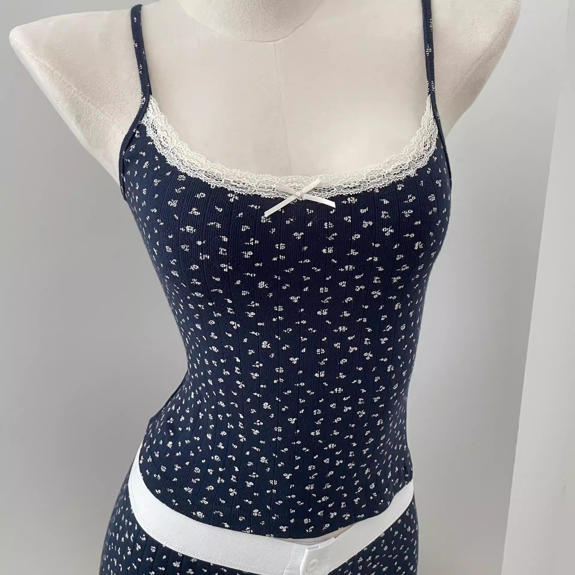 Buy In Bulk Lace Camisole Top 1k+ | Alibaba.com