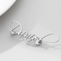 Broche Haute Couture personnalisée avec nom anglais, épingle de sûreté en acier inoxydable, design ajouré polyvalent