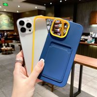 Coque de téléphone antichoc en gros avec porte-cartes 3-en-1, étui en silicone dépoli pour iPhone 17 16 15 14 13 12