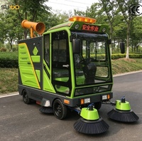Balayeuse de route électrique SW-BR 230/240 R 4W avec commandes ergonomiques et cabine fermée spacieuse et grande visibilité