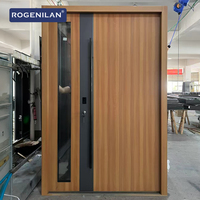 Portes de sécurité modernes en bois de Foshan Rogenilan, portes extérieures, porte d'entrée en aluminium pour maison