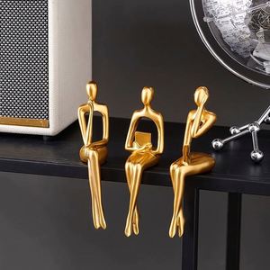 Elegante Estatua de Resina - Decoración Moderna para el Hogar para Amantes del Arte - Product Image 1