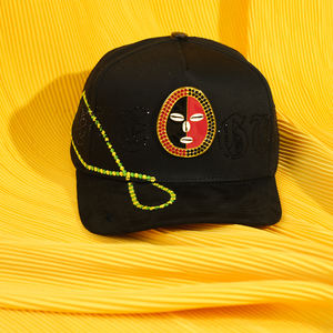 Casquettes de baseball Big <span class=keywords><strong>Boss</strong></span> OEM ODM, nouveau design, style urbain, luxe, avec broderie de strass et doublure en satin de soie, et broche masque en métal - Product Image 1