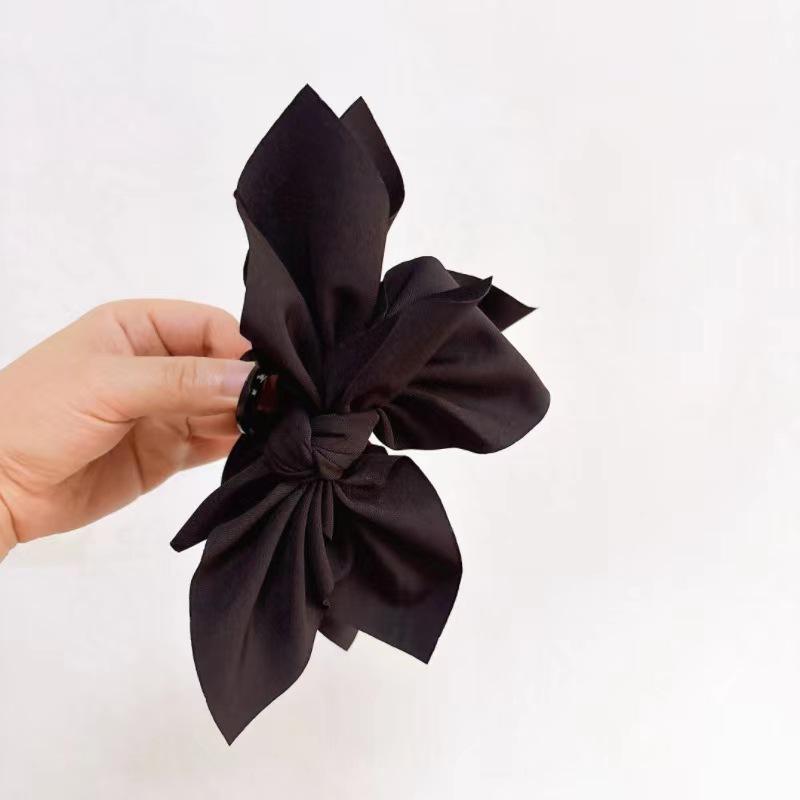 คลิปเม็ดมะม่วงหิมพานต์สีดำ