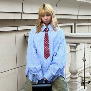 <span class=keywords><strong>Camisa</strong></span> Estilo Universitario Color Vino Tinto para Mujer, Accesorios para Graduación, <span class=keywords><strong>Traje</strong></span> de Licenciatura, Polo, <span class=keywords><strong>Corbata</strong></span> de Moño - Product Image 3