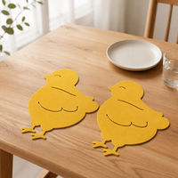 Joli set de table en feutre en forme de poussin jaune, dessin animé animal, résistant à la chaleur, pour la maison et la cuisine