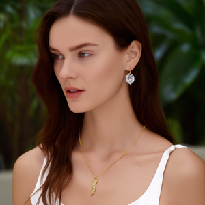 Collar con Colgante de Cristal, Chapado en Oro PVD, Acero Inoxidable 316L, Joyería Sostenible y Resistente - Product Image 3