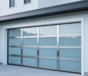 <span class=keywords><strong>Porte</strong></span> <span class=keywords><strong>sectionnelle</strong></span> contemporaine en panneaux <span class=keywords><strong>de</strong></span> verre avec cadre en aluminium pour <span class=keywords><strong>garage</strong></span> - Product Image 2
