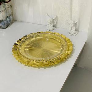Assiettes de présentation en plastique irrégulières dorées en gros pour la décoration de mariage - Product Image 3