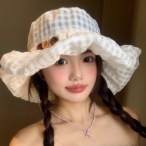 Sombrero de pescador estilo coreano a cuadros con botones y borde plisado para mujer, transpirable, con protección solar, de ala ancha, para primavera y verano. - Product Image 2