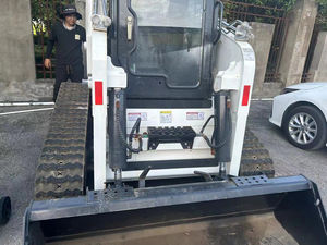 Mini chargeuses d'occasion utilisent le puissant mini-chargeur compact Bobcat T300 avec godet - Product Image 4