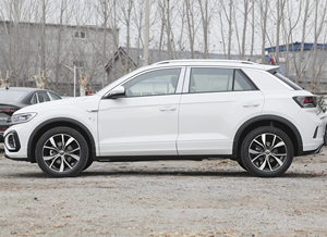 VW <span class=keywords><strong>T</strong></span>-<span class=keywords><strong>ROC</strong></span> 300TSI DSG 2WD Edition auto a benzina VW <span class=keywords><strong>T</strong></span>-<span class=keywords><strong>ROC</strong></span> 5 posti SUV con Top <span class=keywords><strong>nero</strong></span> Full Option auto a benzina - Product Image 6