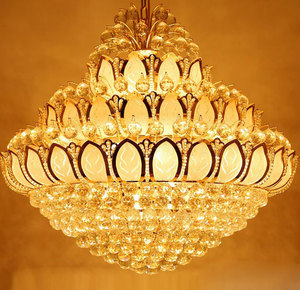 Vente en Gros de Grands Lustres LED Modernes Personnalisés de Luxe en or Fleur de Lotus Lustre en Cristal K9 - Product Image 5