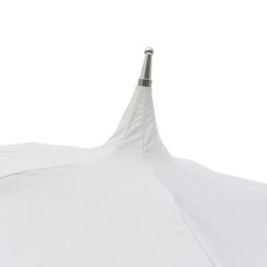 Parasol de plage pagode pointu de luxe avec bord festonné, tissu UV 50+ pour les stations balnéaires haut de gamme et les hôtels en bord de mer - Product Image 2