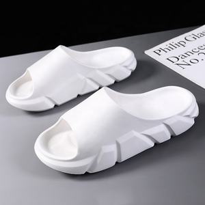 CUSTOM 로고 패션 여름 해변 캐주얼 두꺼운 밑창 사용자 정의 남성용 EVA 샌들 Hausschuhe 슬라이드 샌들 슬리퍼 - Product Image 3