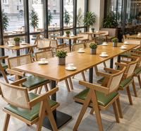 Tables et chaises de restaurant en rotin tressé de style vintage, meubles commerciaux en bois massif pour bistrot, café, restaurant