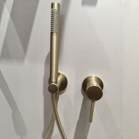 Ensemble de douche encastré gris anthracite HONGDEC avec mitigeur monocommande, douchette longue et flexible, système de douche encastré pour salle de bain