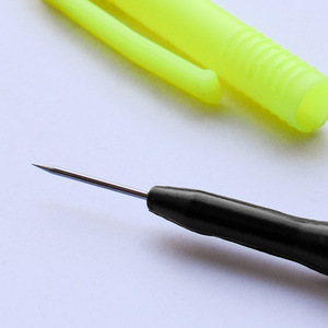 Aguja de Pesca Tipo Asura, Extractor de Anzuelos, Herramienta de Pesca Multifuncional de Plástico, Color Amarillo y Rojo - Product Image 2