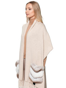 Chal de Cachemira Beige con Bolsillos de Piel de Chinchilla y Flecos, Abrigo de Cachemira Tejido, Chal de Piel, Envoltura Larga de Cachemira para Boda, para Mujer - Product Image 5