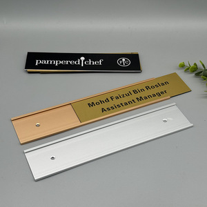 Plaque de nom rectangulaire en aluminium plaqué or, logo gravé, impression numérique, montage mural, plaque de bureau, technique de moulage - Product Image 3