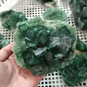 Espécie de pedra quartzo de fluorite natural, verde e duro, cura, cristal cru, verde, para presente