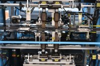 Machine de fabrication de sacs shopping non tissés à grande vitesse ZHENGXIN certifiée CE, entièrement automatique, contrôlée par PLC, motorisée, ZXL-E700
