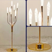 Lampe sur pied à 7 têtes en métal doré et argenté pour allée de mariage, salle de banquet, décoration lumineuse
