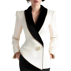 Giacca da Completo da <span class=keywords><strong>Donna</strong></span> con Taglio Irregolare - Elegante <span class=keywords><strong>Blazer</strong></span> <span class=keywords><strong>a</strong></span> Maniche Lunghe con Bottoni Perlati <span class=keywords><strong>a</strong></span> Strisce Dorate per Signore - Product Image 6