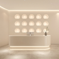 Comptoir de réception moderne en bois pour salons de beauté et de coiffure