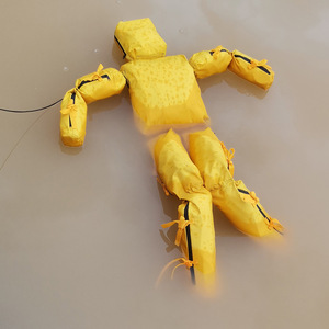 Schwimmende Simulationspuppe für Fluss-, See- und Meeresrettung, Lebensrettungs-Trainingspuppe, Feuerwehrübungspuppe, Wasserdichte Puppe - Product Image 1