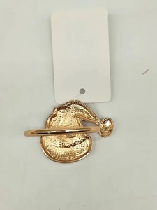 แหวนรัดผ้าเช็ดปากเหล็กทรงเรขาคณิตหรูหรา YAMAI ขนาด 5 ซม. เป็นมิตรกับสิ่งแวดล้อม ทนทาน มีสินค้าพร้อมส่ง เหมาะสำหรับงานแต่งงาน โรงแรม ร้านอาหาร - Product Image 4