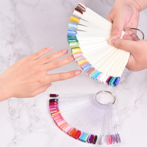 Palette de présentation carrée en ABS pour 50 échantillons de vernis à ongles avec anneau métallique pour usage sur les doigts, idéale pour la pratique et la présentation de couleurs de gel. - Product Image 6