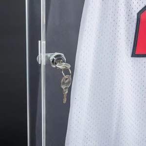 Vitrine moderne pliable en acrylique de 3 mm pour maillots, personnalisable, avec protection anti-poussière, murale, montage facile pour vêtements de sport - Product Image 5