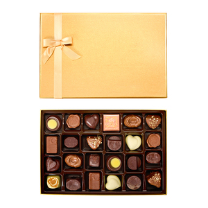 <span class=keywords><strong>Caja</strong></span> de regalo plegable de lujo <span class=keywords><strong>Ferrero</strong></span> <span class=keywords><strong>Rocher</strong></span> Wedding Favor Christmas Bonbon con papel de Arte de impresión en relieve y bandeja de plástico - Product Image 5