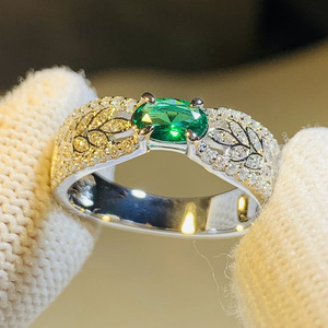 Anello Traforato a Forma di Spiga di Grano Stile Smeraldo per Donne, Elegante Gioiello da Dito di Design - Product Image 4