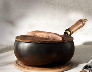 Auténtico Wok Zhangqiu de 24 CM de Acero al Carbono con Mango de Madera, Antiadherente, de Gran Capacidad para Saltear y Hacer Sopas, Auténtico Wok Pequeño Antiguo - Product Image 1