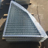 Grille en acier de forme spéciale, fabriquée sur mesure, galvanisée à chaud, pour plateforme d'accès industrielle irrégulière