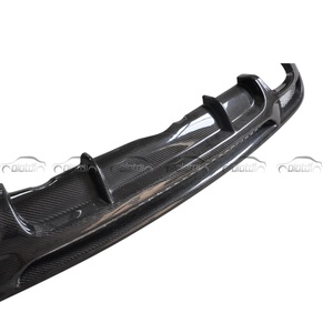 Protector de Parachoques Trasero de Fibra de Carbono con Aletas de Tiburón, Spoiler, Winglet y Splitter para BMW Serie 1 E82 - Product Image 3