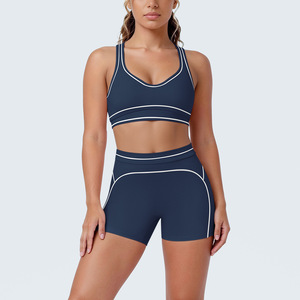 Conjunto de Yoga para Mujer con Líneas en Contraste sin Costuras, Bra Deportivo de Secado Rápido y Shorts de Cintura Alta para Fitness y Entrenamiento - Product Image 6